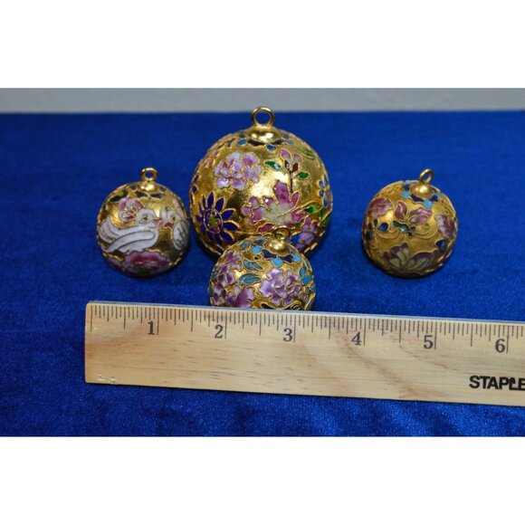Vintage Cloisonne Ball Christmas Ornaments Set of 4 Florals Birds Gold Enameled - Picture 5 of 6